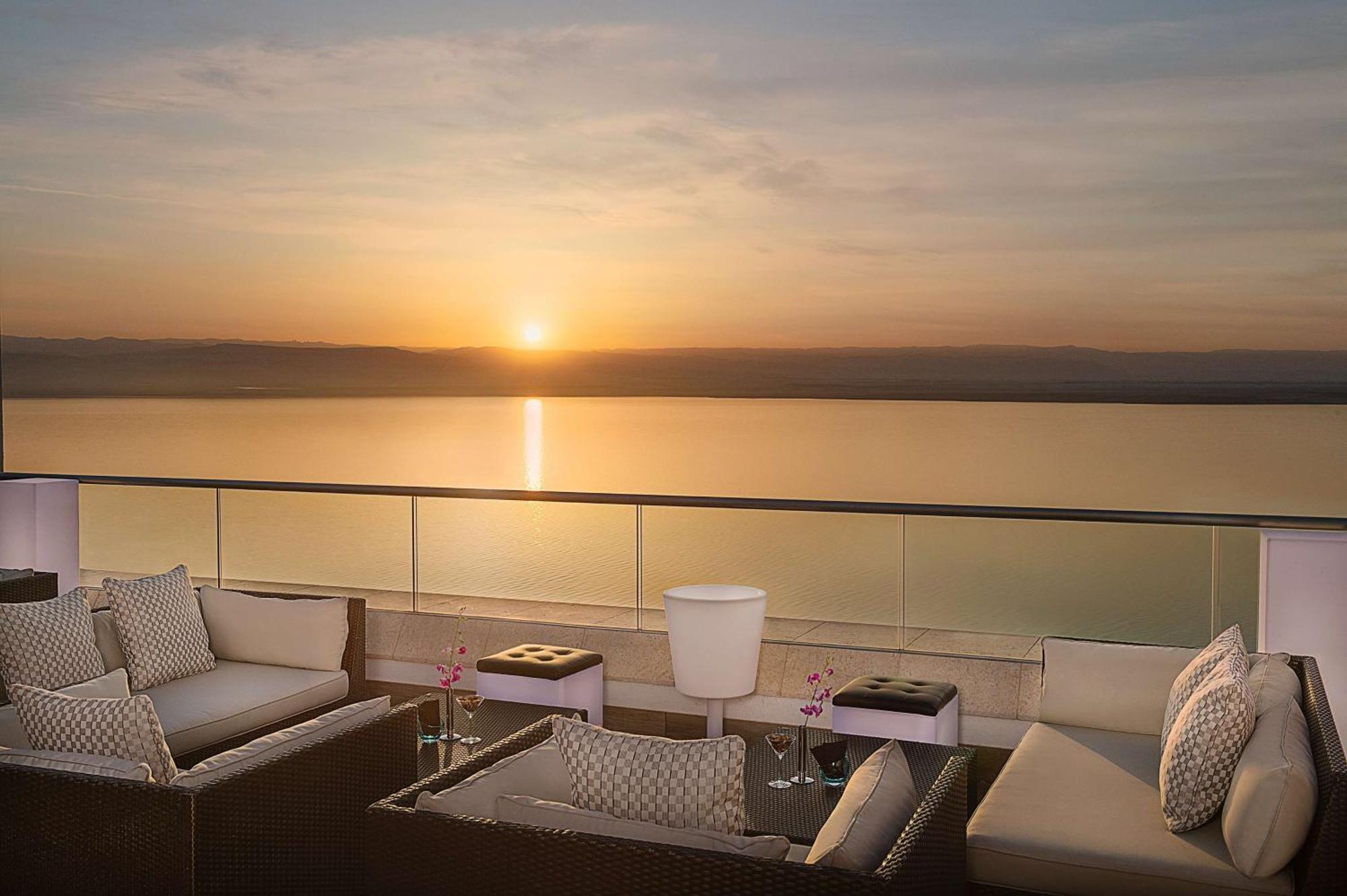 Hilton Dead Sea Resort & Spa Sweimeh Bagian luar foto View from the hotel
